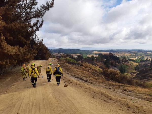 Fenz fire crew perimeter photo 24022019